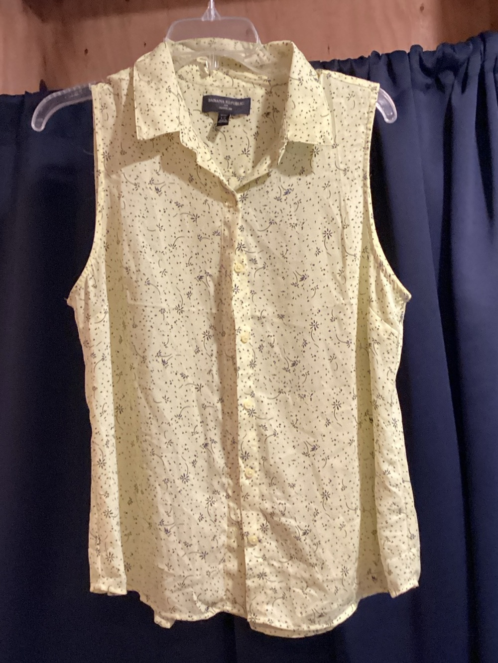 Banana Republic Light Yellow Sleeveless Button-Down Shirt with Navy Floral Print